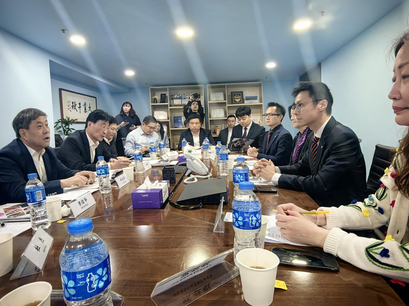 座谈会2.png