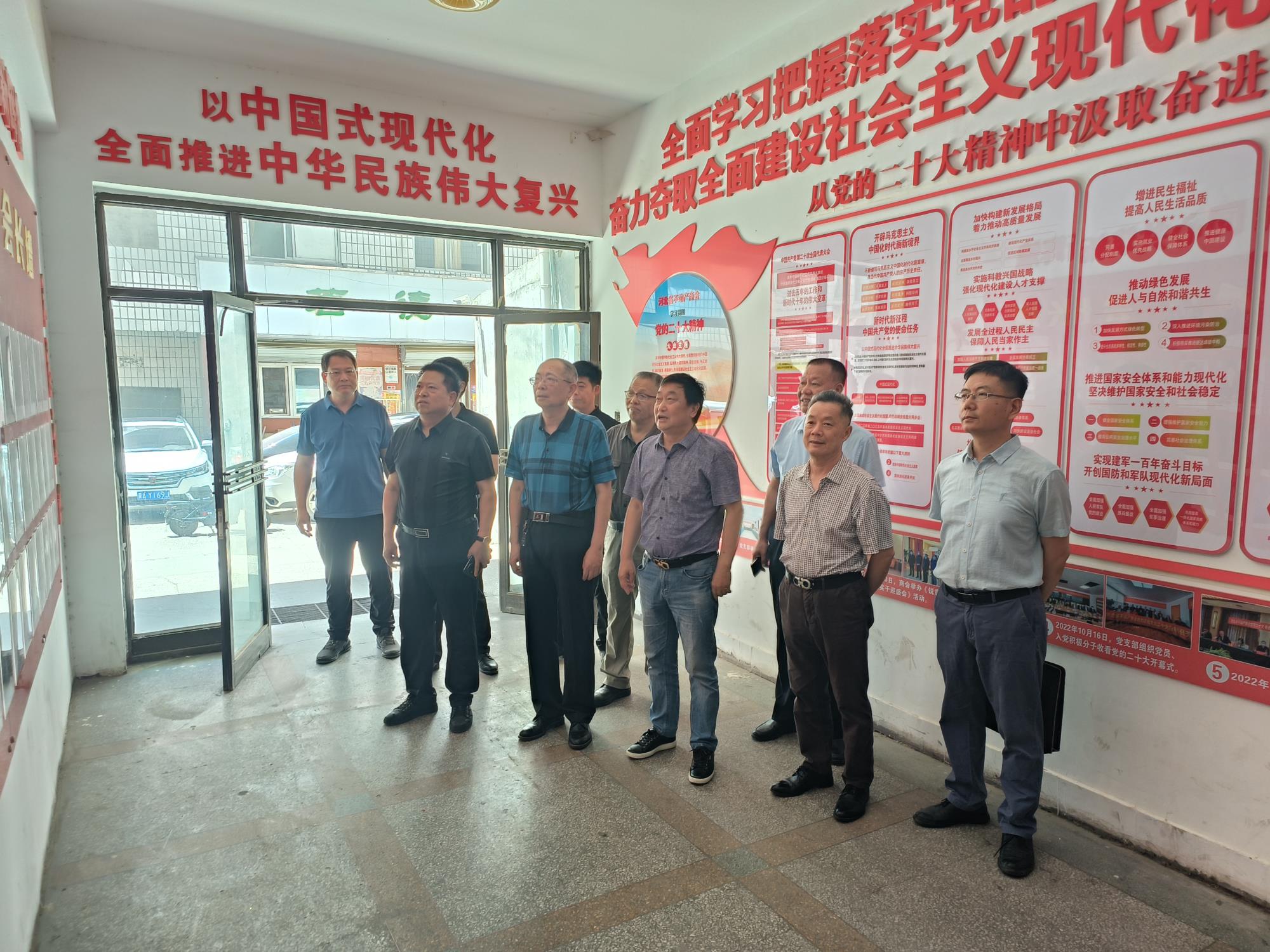 参观展墙.jpg